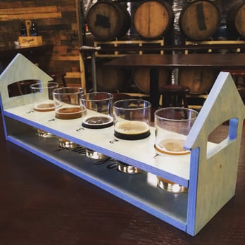 El Segundo Brewing - Tasting flight : Passionate Dog, Hyperion Vanilla Stout, Devil's Path Imperial Red, Citra Pale Ale, White Dog IPA - Breweries Near Me - El Segundo, California