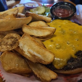 Wunsche Bros Cafe & Saloon - Wunsche Burger - Burgers Near Me - Spring, Texas