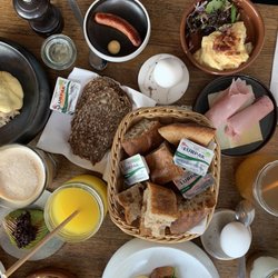 Bernth & Co - Brunch spread
