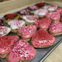 Donut Factory - Lovely Heart Donuts with Sprinkles