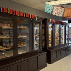 New Braunfels Bakery & Cakes - Bakery with shelves that you can pick from. Filled with kolaches, cookies, empanadas and various bread