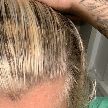 Supercuts - More awful Yellow highlights and weird died roots with nothing else colored - Hair Salons Near Me - HONOLULU, Hawaii