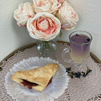 Dragonfly Tea House - Blue butterfly pea flower Arnold Palmer and a cherry turnover - Coffee & Tea Near Me - Santa Fe, New Mexico