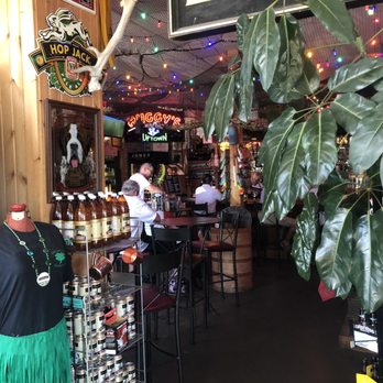 Huggy's Social House - Coffee & Tea Near Me - Vermilion, Ohio