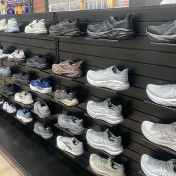 DICK'S Sporting Goods - Sports Wear Near Me - Orlando, Florida DICK'S Sporting Goods - Sports Wear Near Me - Orlando, Florida