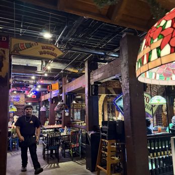 Darryl's Wood Fired Grill - New American Near Me - Greensboro, North Carolina