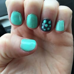 Perfect Nails - Horrible gel manicure. Holes and bumps in the polish.