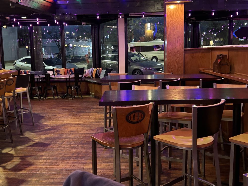 Huske Hardware Restaurant & Brewery