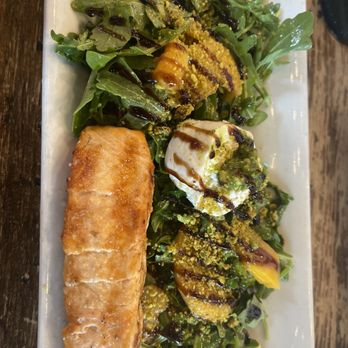 Blackwall Hitch - Peaches and Burrata arugula salad with Salmon - New American Near Me - Baltimore, Maryland Blackwall Hitch - Peaches and Burrata arugula salad with Salmon - New American Near Me - Baltimore, Maryland