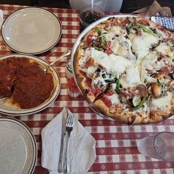 Filippi's Pizza Grotto - Medium pizza, ravioli, lasagna - Italian Near Me - Napa, California