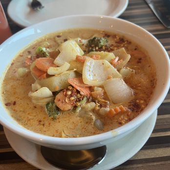 Thai Bite - Yellow Thai curry chicken - Thai Near Me - Laguna Niguel, California