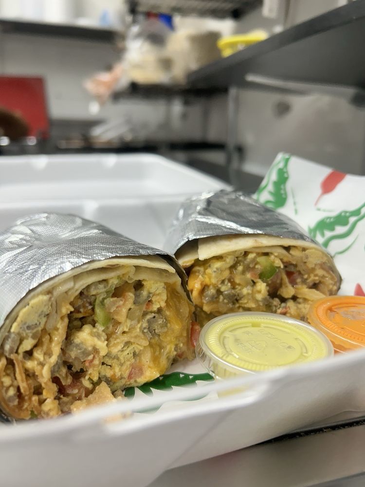 Rufino’s Tacos & More Logo