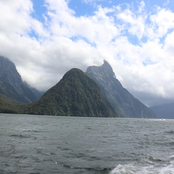 Milford Sound - Tours Near Me - Queenstown, STL Milford Sound - Tours Near Me - Queenstown, STL