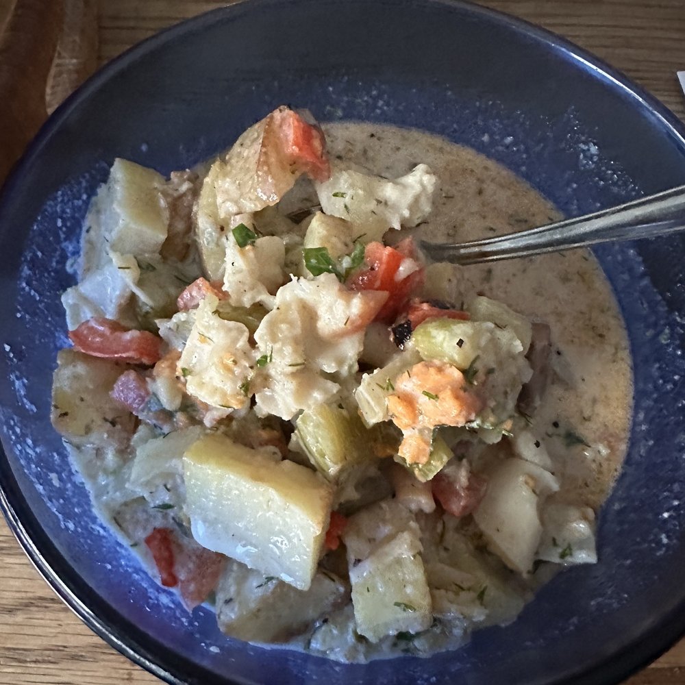 Buttercup - Seafood chowder - Ice Cream & Frozen Yogurt Near Me - Nehalem, Oregon
