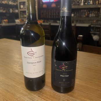 Guerrero Fernandez Winery - Sauvignon blanc and Pinot noir - Wine Tasting Room Near Me - Windsor, California Guerrero Fernandez Winery - Sauvignon blanc and Pinot noir - Wine Tasting Room Near Me - Windsor, California