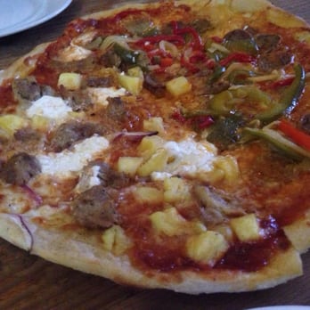 Flatbread Company - Have kalua pork and pineapple / Half Italian sausage pizza. Both good, but the pork side was better. - Pizza Near Me - Paia, Hawaii Flatbread Company - Have kalua pork and pineapple / Half Italian sausage pizza. Both good, but the pork side was better. - Pizza Near Me - Paia, Hawaii