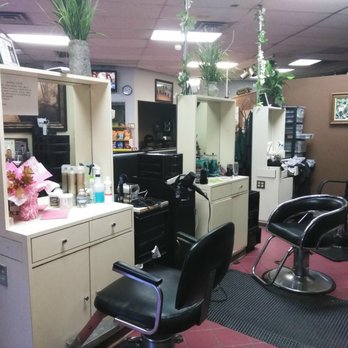 Cheer's Unisex - The ladies seats!! Come with mirrors on both sides, you can see and have privacy at the same time! - Hair Salons Near Me - Garland, Texas