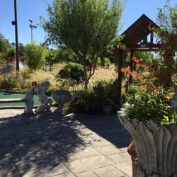 Hi-Knoll Driving Range & Mini-Golf