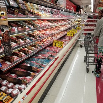 Geresbeck's - Meat dept. - Grocery Near Me - Middle River, Maryland