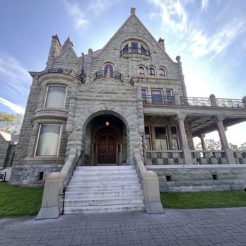 Craigdarroch Castle - Museums Near Me - Victoria, British Columbia