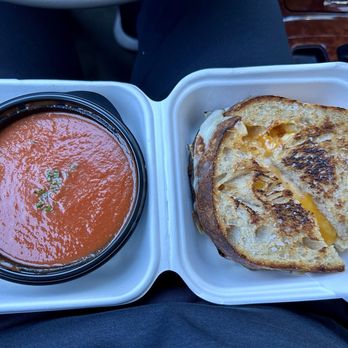 Damn Fine Hand Pies - Grilled cheese and tomato soup - Donuts Near Me - St. Louis, Missouri Damn Fine Hand Pies - Grilled cheese and tomato soup - Donuts Near Me - St. Louis, Missouri