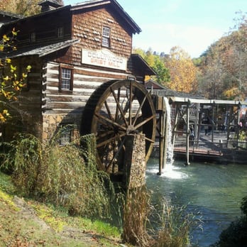 Dollywood - Amusement Parks Near Me - Pigeon Forge, Tennessee Dollywood - Amusement Parks Near Me - Pigeon Forge, Tennessee