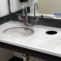 Sinks old and stained. Sinks old and stained.