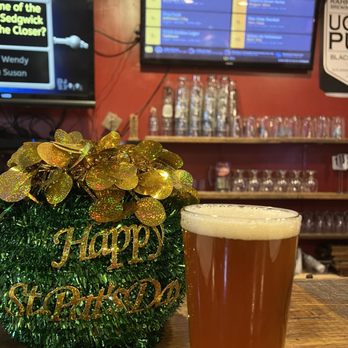 Old Oak Taproom - Delicious beer!! - American Near Me - Greeneville, Tennessee