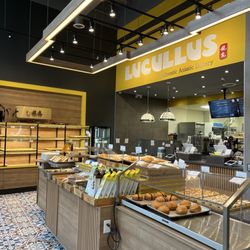 Lucullus Bakery - Inside the bakery