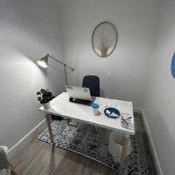 BOK Play Cafe - Tastefully furnished and quiet office space.