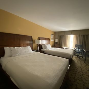 Hilton Garden Inn Olathe - 2 queen beds in my clean room 612. - Hotels Near Me - Olathe, Kansas Hilton Garden Inn Olathe - 2 queen beds in my clean room 612. - Hotels Near Me - Olathe, Kansas
