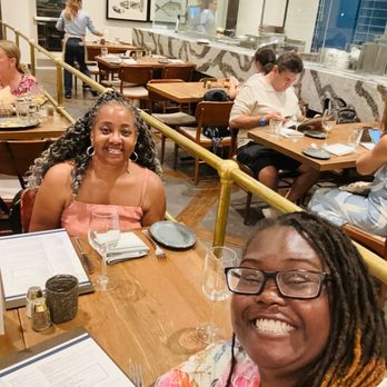 Paddlefish - Enjoying ambiance - Seafood Near Me - Orlando, Florida Paddlefish - Enjoying ambiance - Seafood Near Me - Orlando, Florida