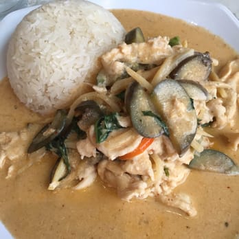 Bangkok Chef - Red chicken curry - Thai Near Me - Honolulu, Hawaii