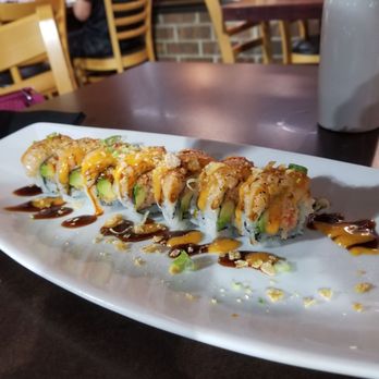 Sakura - Shakira number 1 roll with seared scallop and king crab.  Oh. My Yum!!!!!! - Sushi Bars Near Me - Akron, Ohio