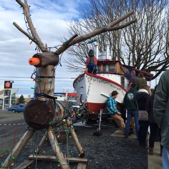 Bowpicker Fish & Chips - Line was worth it. - Seafood Near Me - Astoria, Oregon