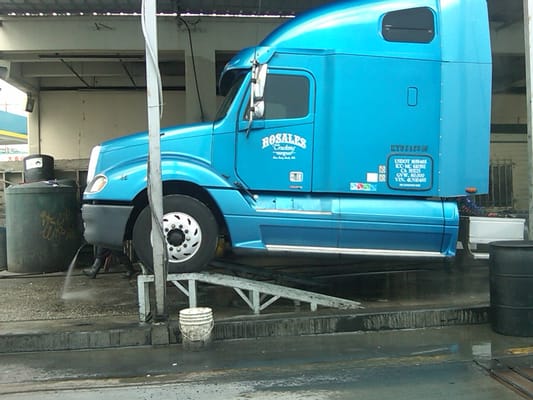 Bull's Truck Wash