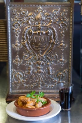 Taberna Antonio Sánchez - 1787 - La Taberna más antigua de Madrid by null