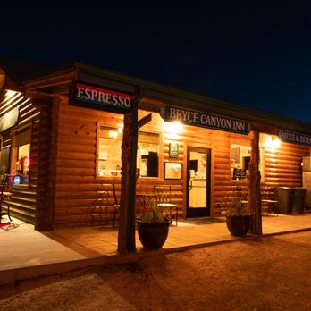 Bryce Canyon Inn - Main Office at night - Hotels Near Me - Tropic, Utah Bryce Canyon Inn - Main Office at night - Hotels Near Me - Tropic, Utah