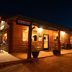 Bryce Canyon Inn - Main Office at night