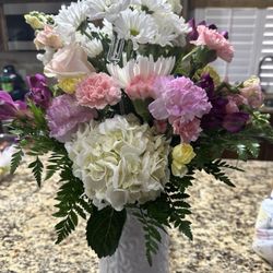 Kim's Creations Flowers Gifts And More - Beautiful bouquet of flowers