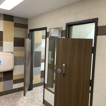 Love's Travel Stop - Clean restrooms - Gas Stations Near Me - Sioux City, Iowa