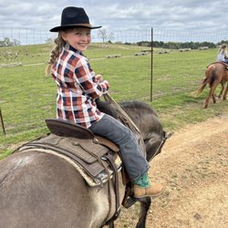 Rebel Hill Guest Ranch - Horseback riding