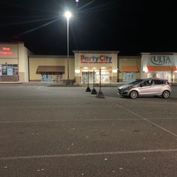 Party City - Store front