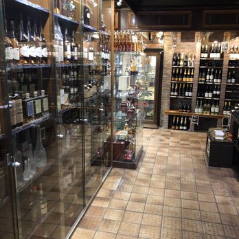 De Vreng Liquor Store  - Beer, Wine & Spirits Near Me - Amsterdam, New Hampshire