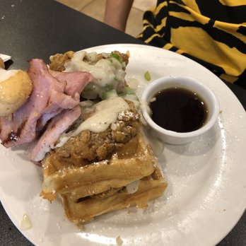 Maple Leaf Diner - American Near Me - Dallas, Texas Maple Leaf Diner - American Near Me - Dallas, Texas