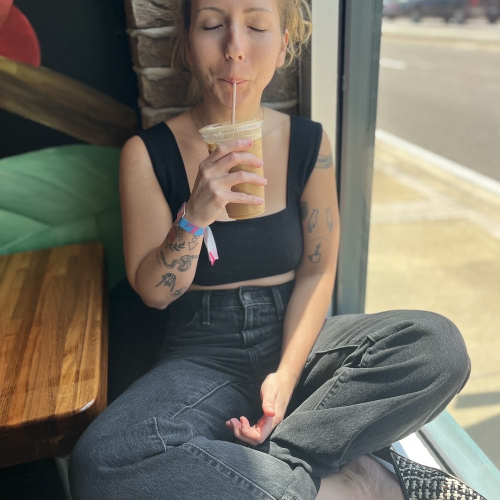 Gold Leaf Coffee Co. - Honestly, it was amazing. No complaints. Lovely staff and delicious freshly baked bagels and vegan goodies. 10/10 would recommend. - Coffee & Tea Near Me - Ormond Beach, Florida