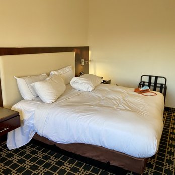 DoubleTree by Hilton Hotel Fort Lee - George Washington Bridge - Hotels Near Me - Fort Lee, New Jersey