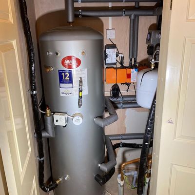 Hammerside Plumbing & Heating Logo