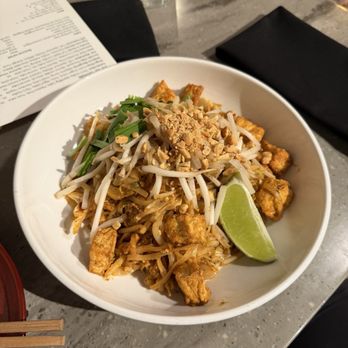 Star Noodle - Pad thai tofu - Asian Fusion Near Me - Lahaina, Hawaii Star Noodle - Pad thai tofu - Asian Fusion Near Me - Lahaina, Hawaii