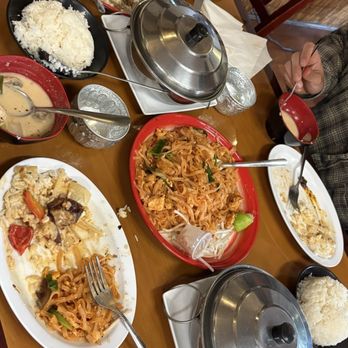 KB's Thai Hut - Laotian Near Me - Sacramento, California KB's Thai Hut - Laotian Near Me - Sacramento, California